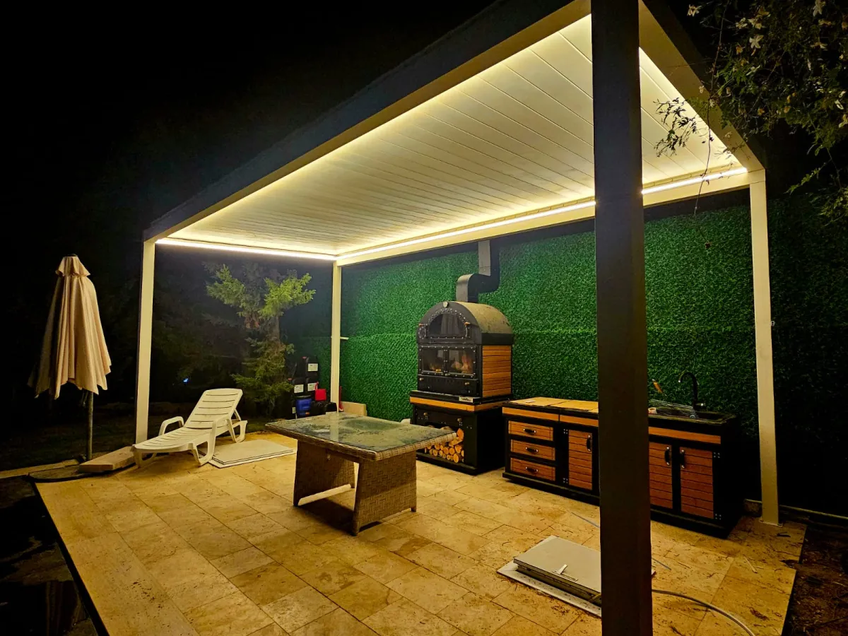 bioklimatická pergola s led osvetlením